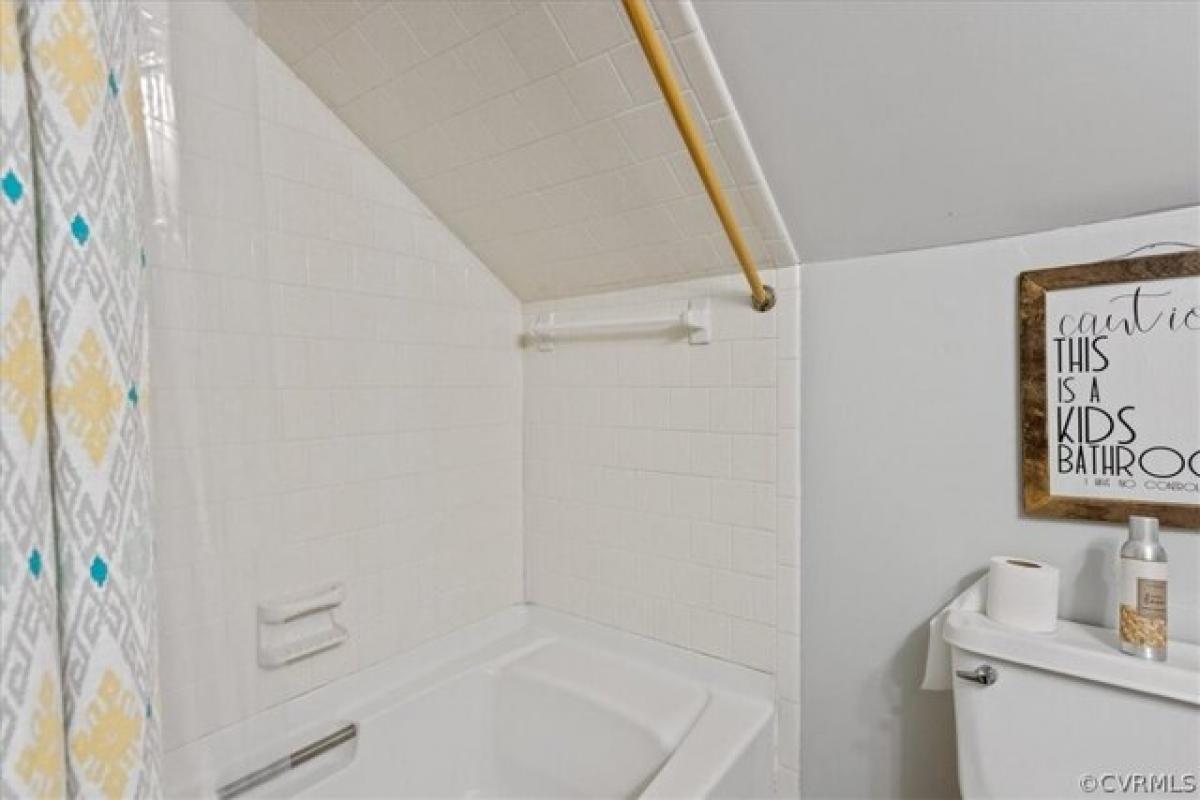 Picture of Home For Sale in Hopewell, Virginia, United States