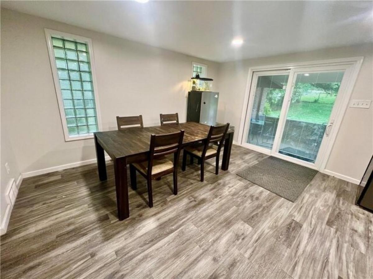 Picture of Home For Sale in Washington, Pennsylvania, United States