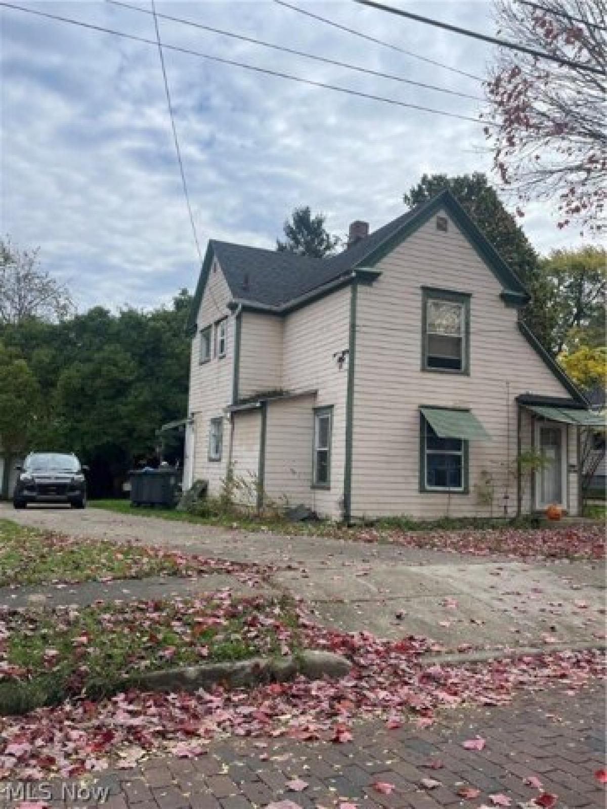 Picture of Home For Sale in Akron, Ohio, United States