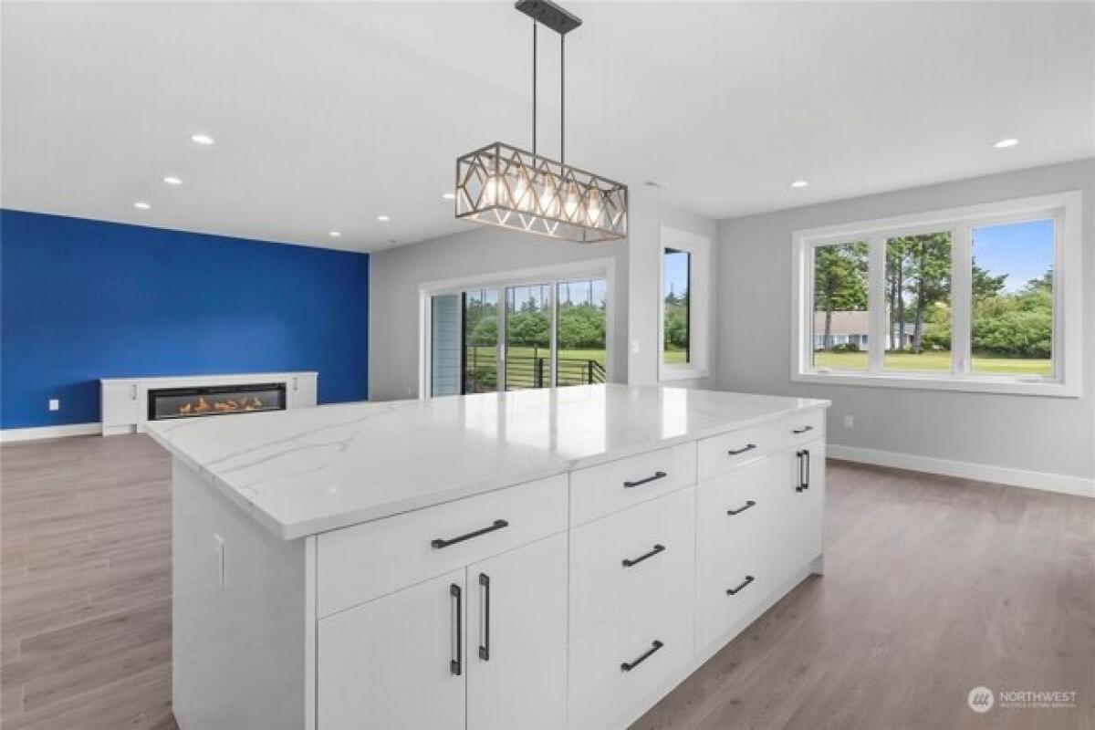 Picture of Home For Sale in Ocean Shores, Washington, United States