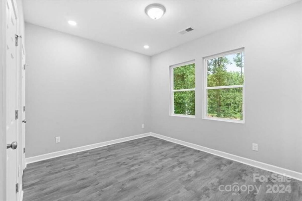 Picture of Home For Sale in Salisbury, North Carolina, United States