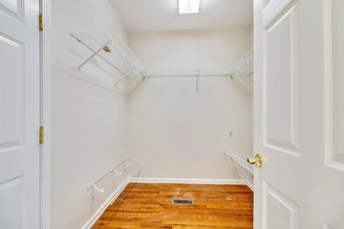 Picture of Home For Sale in Crossville, Tennessee, United States