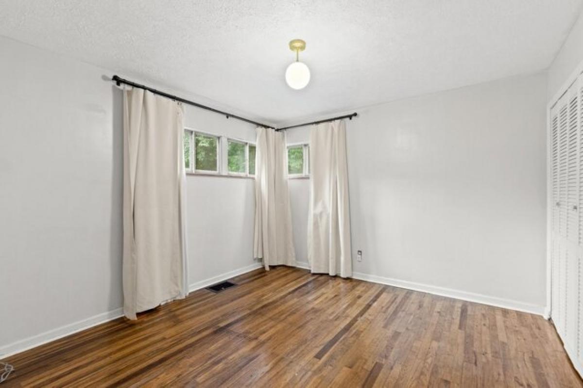 Picture of Home For Sale in Lexington, Kentucky, United States