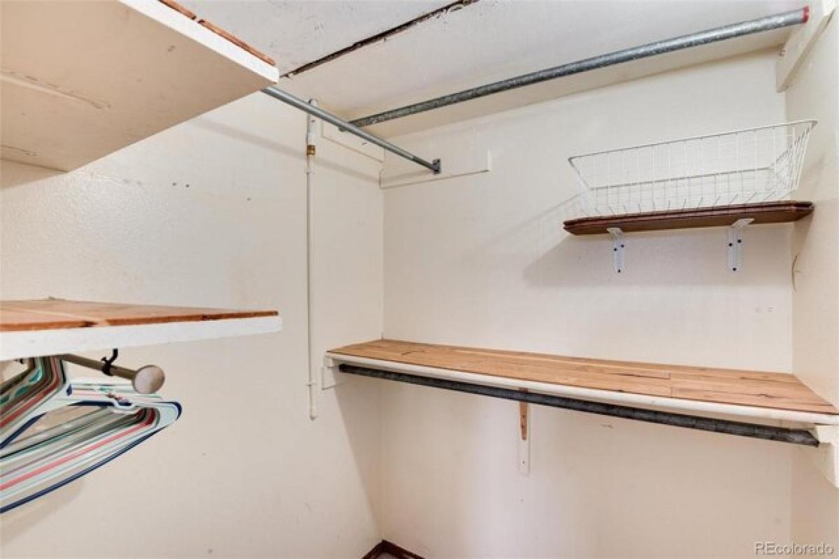 Picture of Home For Sale in Lakewood, Colorado, United States