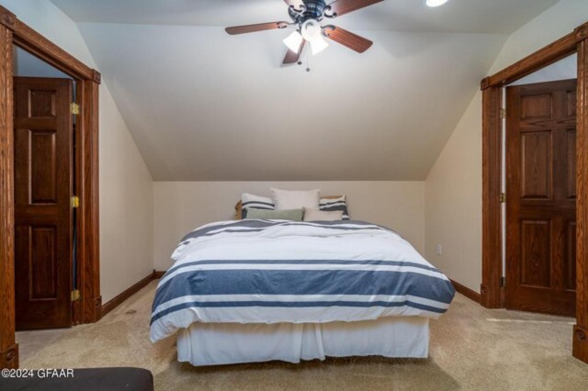 Picture of Home For Sale in Grand Forks, North Dakota, United States