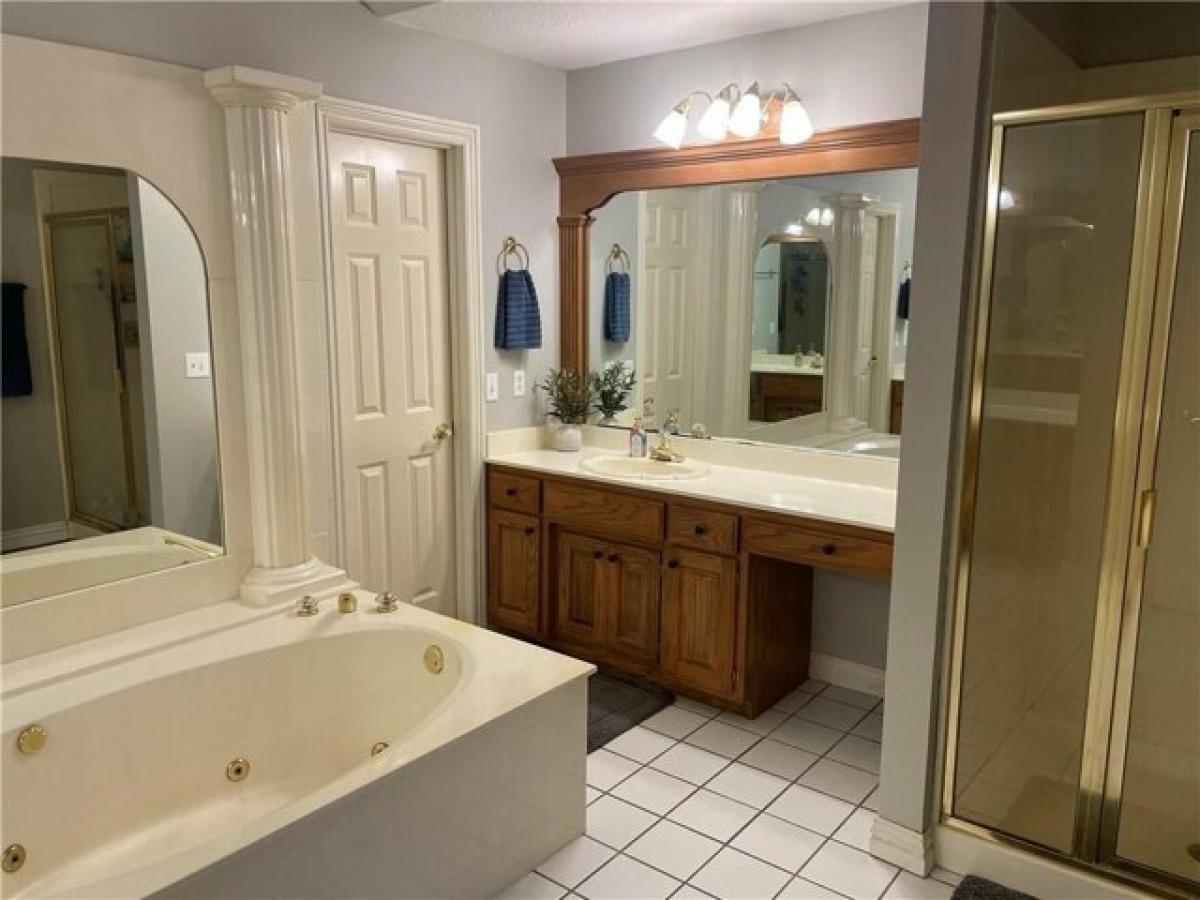 Picture of Home For Sale in Springdale, Arkansas, United States