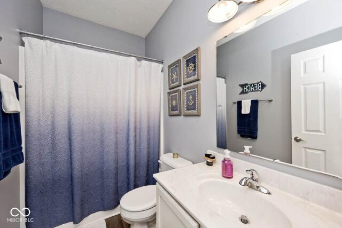 Picture of Home For Sale in Plainfield, Indiana, United States