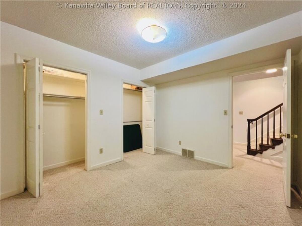 Picture of Home For Sale in Charleston, West Virginia, United States