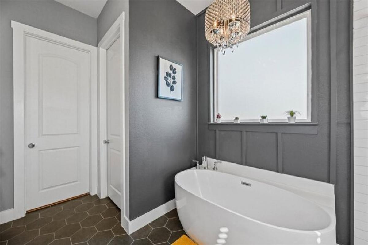 Picture of Home For Sale in Venus, Texas, United States