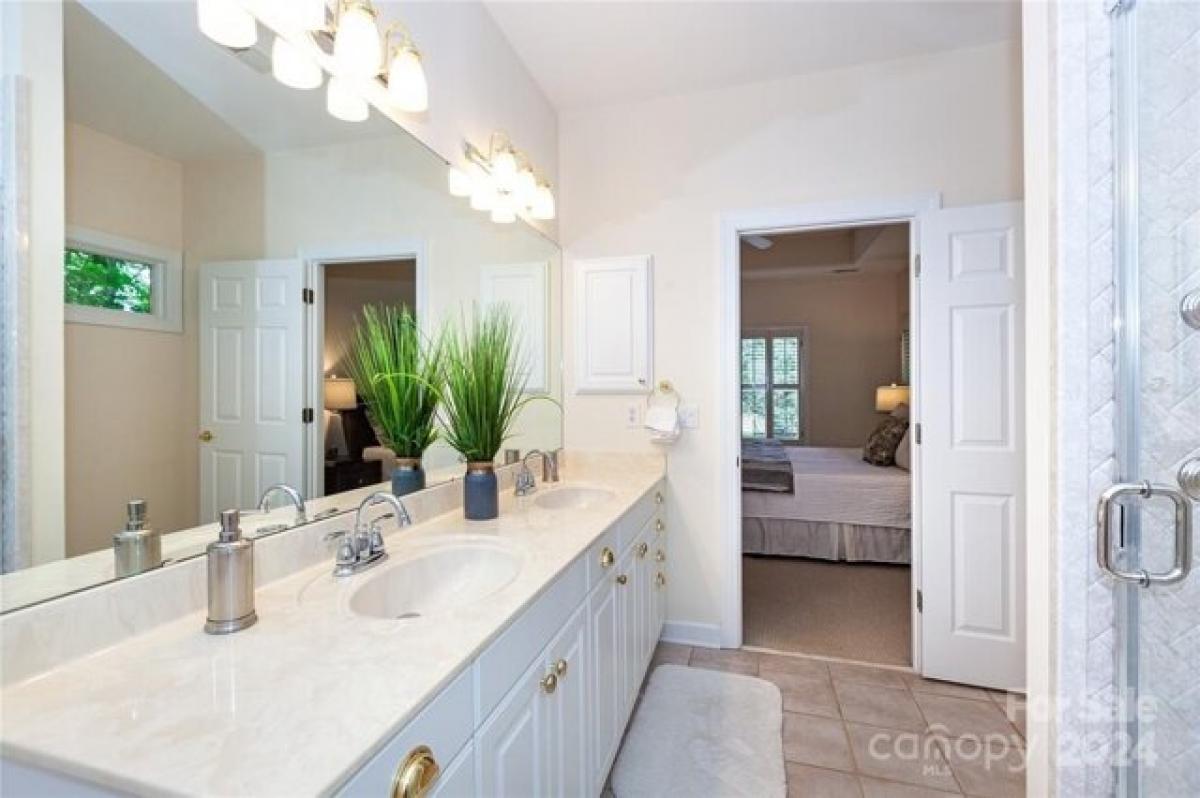 Picture of Home For Sale in Clover, South Carolina, United States