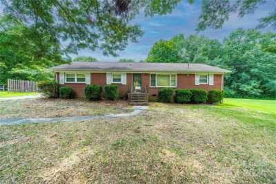 Home For Sale in Gastonia, North Carolina