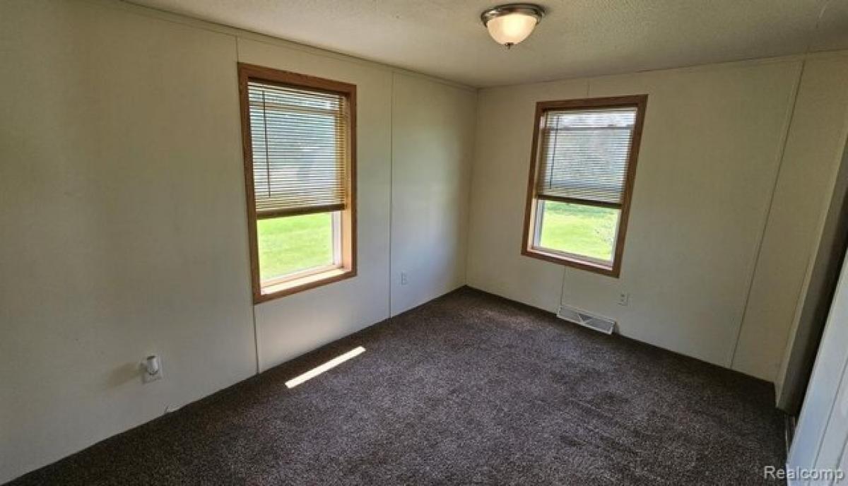 Picture of Home For Sale in Flint, Michigan, United States