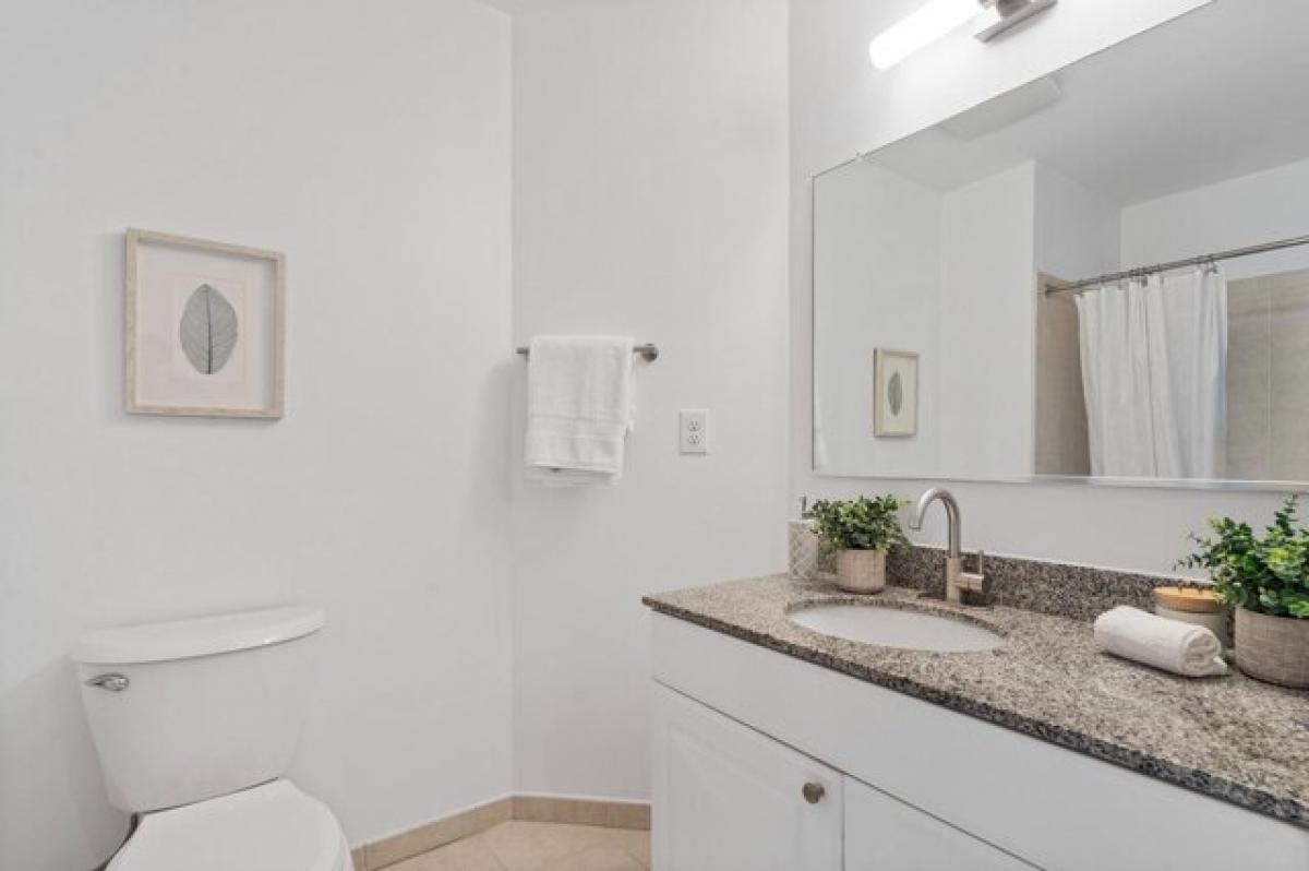 Picture of Home For Sale in Arlington, Virginia, United States