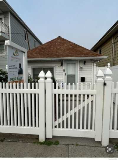 Home For Sale in Far Rockaway, New York