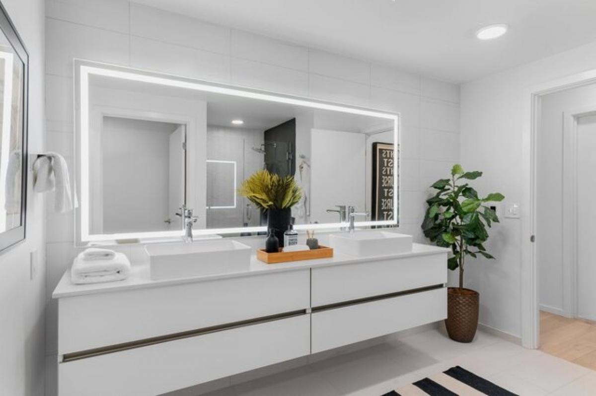 Picture of Home For Sale in Bellevue, Washington, United States