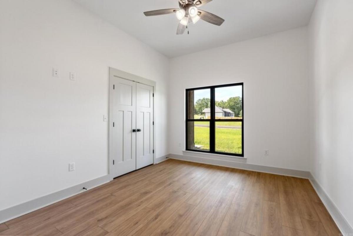 Picture of Home For Sale in Greenbrier, Arkansas, United States