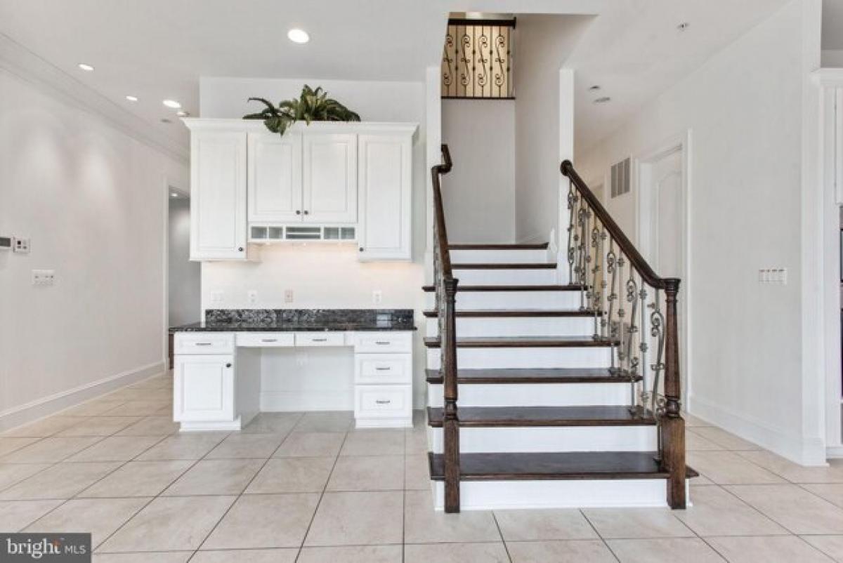 Picture of Home For Sale in Bethesda, Maryland, United States