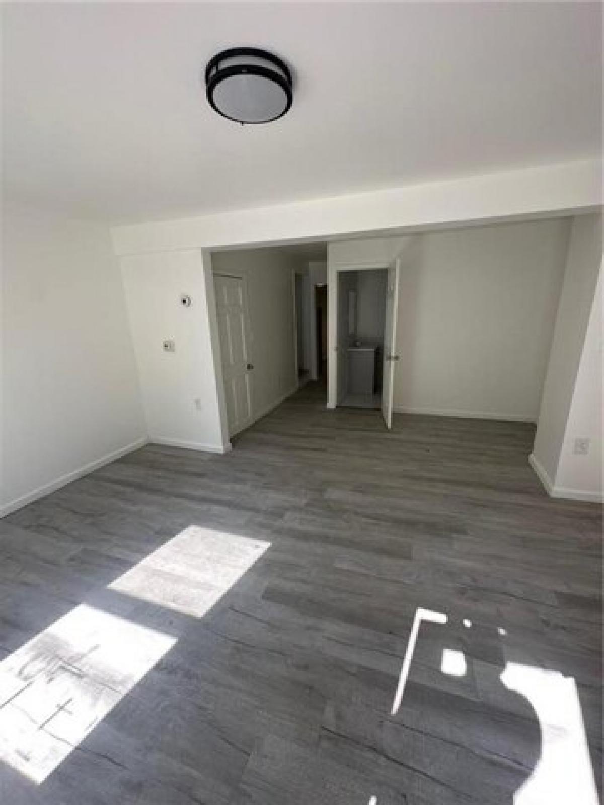 Picture of Home For Sale in Allentown, Pennsylvania, United States