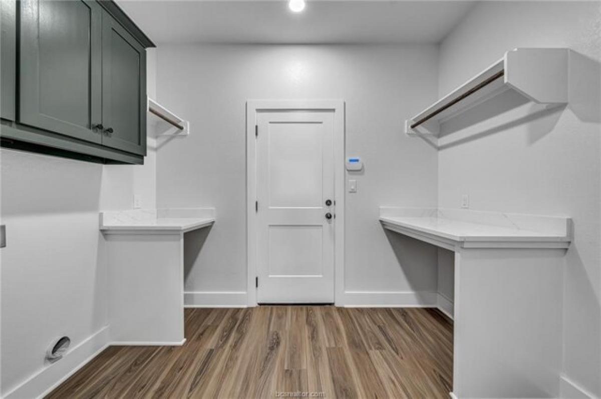 Picture of Home For Sale in Bryan, Texas, United States