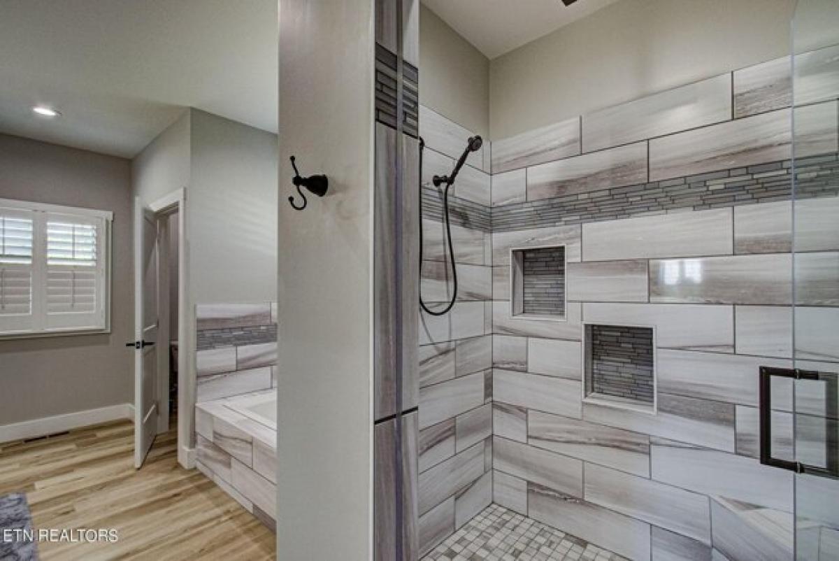 Picture of Home For Sale in Dandridge, Tennessee, United States