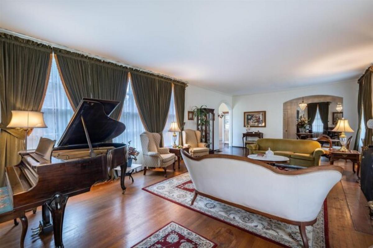 Picture of Home For Sale in Decatur, Alabama, United States