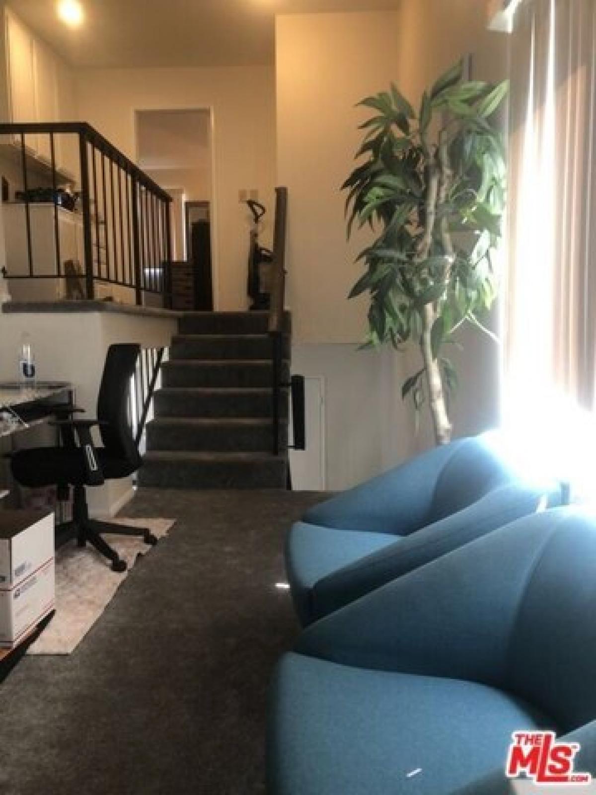 Picture of Home For Sale in Chatsworth, California, United States