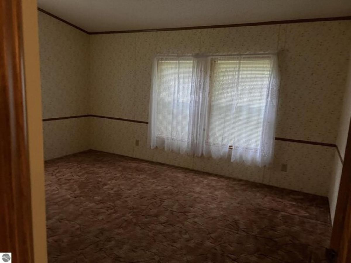 Picture of Home For Sale in Harrison, Michigan, United States