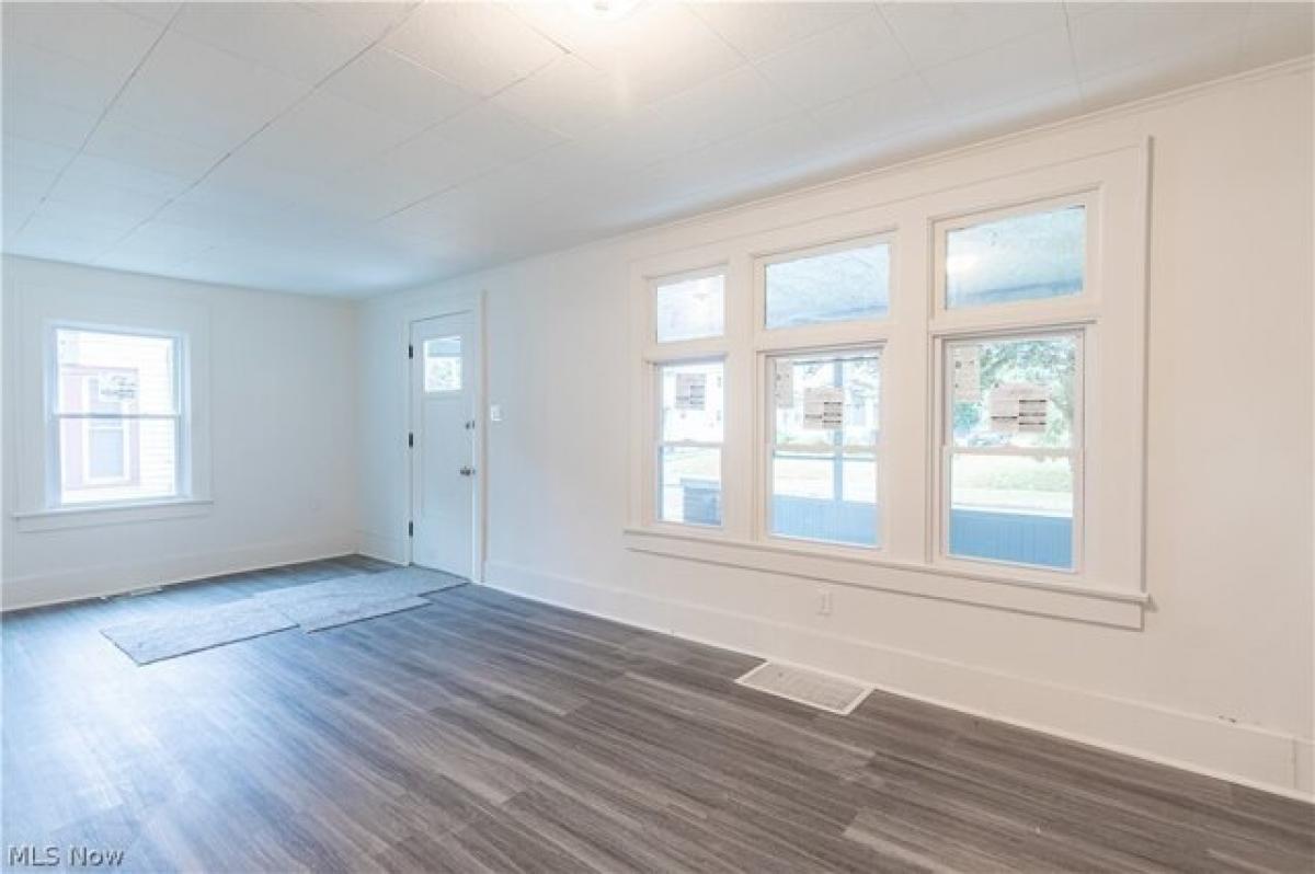 Picture of Home For Sale in Akron, Ohio, United States