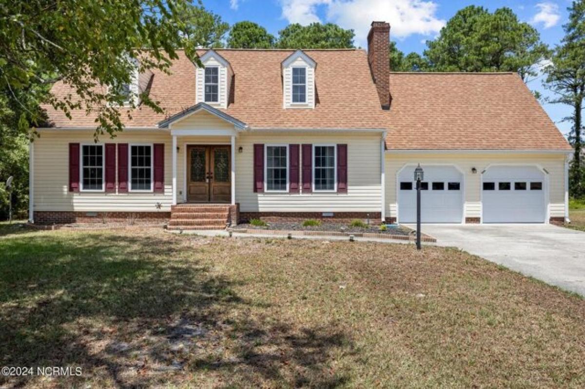 Picture of Home For Sale in New Bern, North Carolina, United States