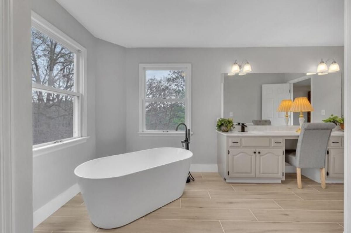 Picture of Home For Sale in Columbia, Tennessee, United States