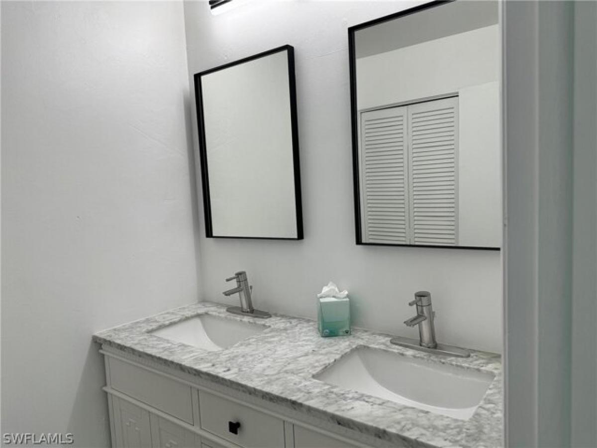 Picture of Home For Sale in North Fort Myers, Florida, United States