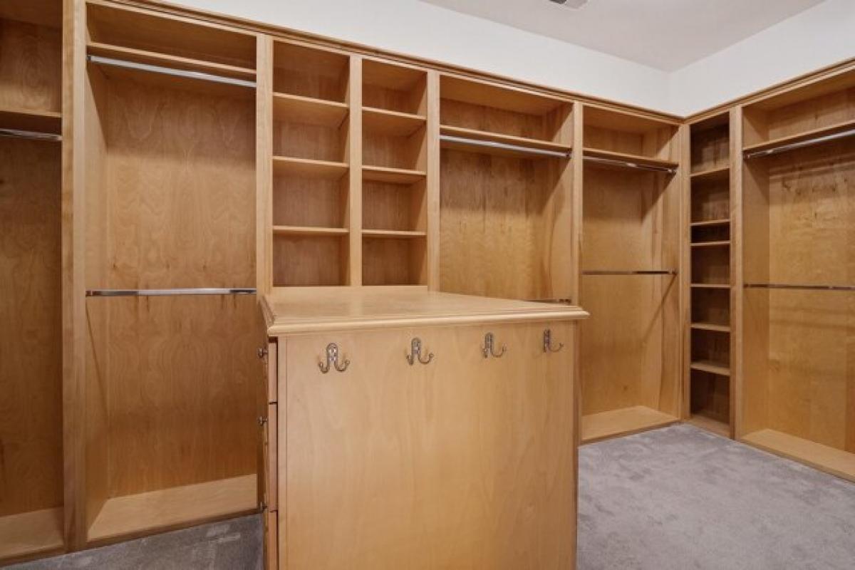 Picture of Home For Sale in Collierville, Tennessee, United States