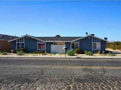 Home For Sale in Victorville, California