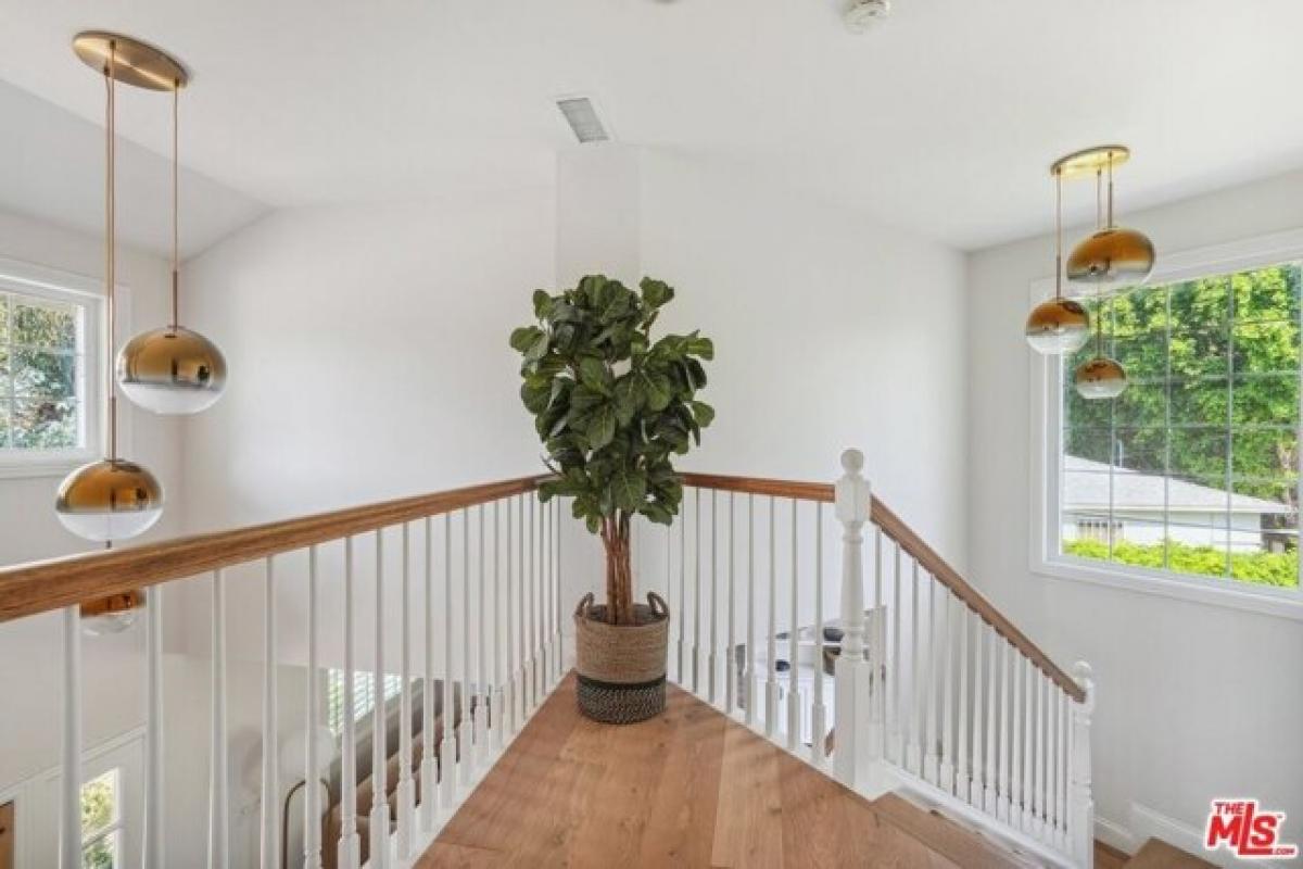 Picture of Home For Sale in Sherman Oaks, California, United States