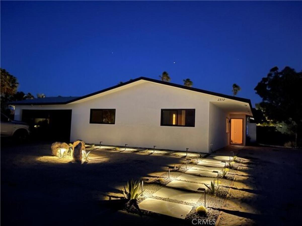 Picture of Home For Sale in Palm Springs, California, United States