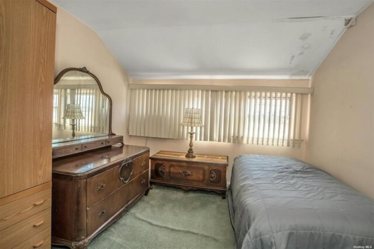 Picture of Home For Sale in Forest Hills, New York, United States