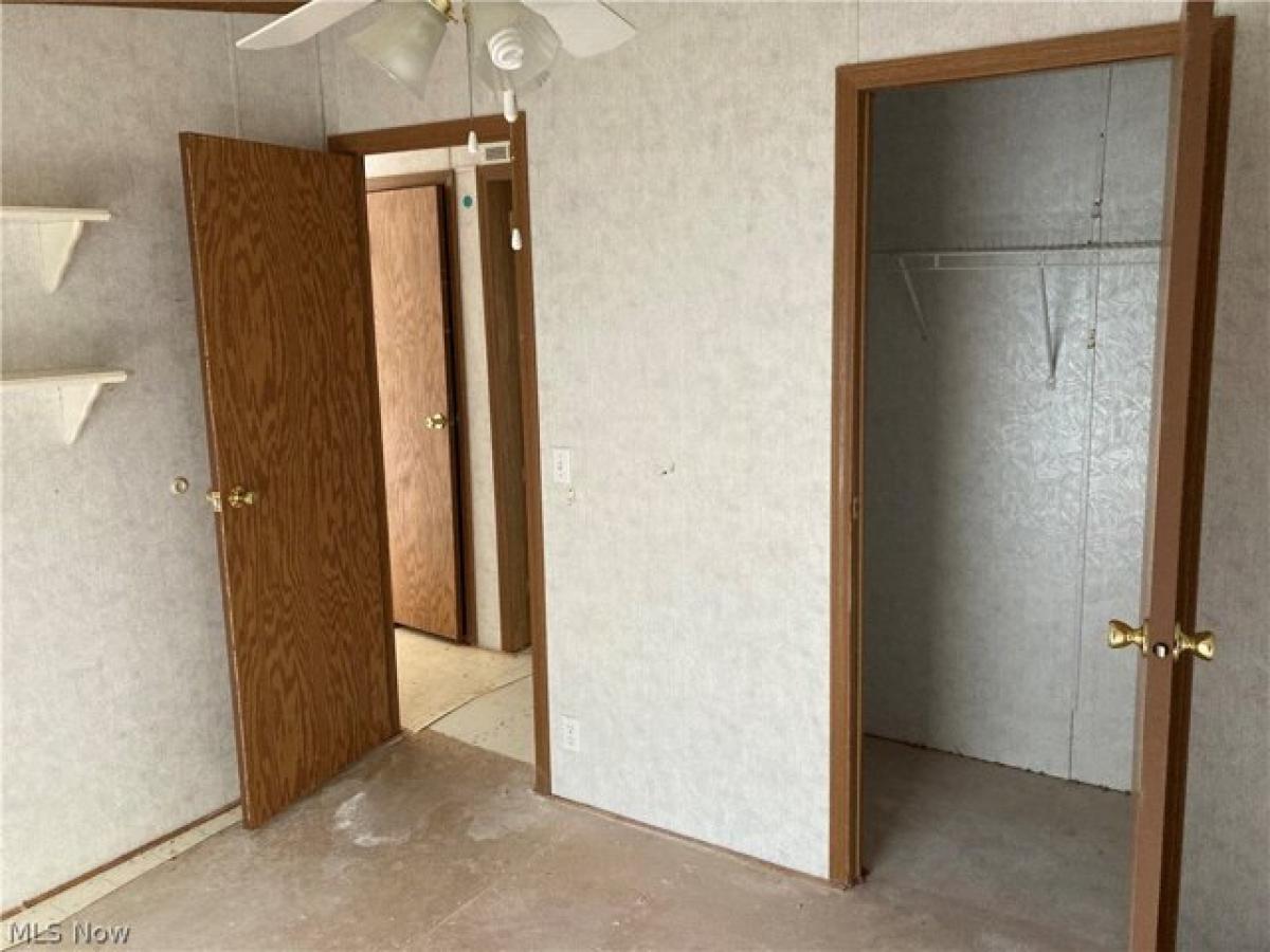 Picture of Home For Sale in Elyria, Ohio, United States