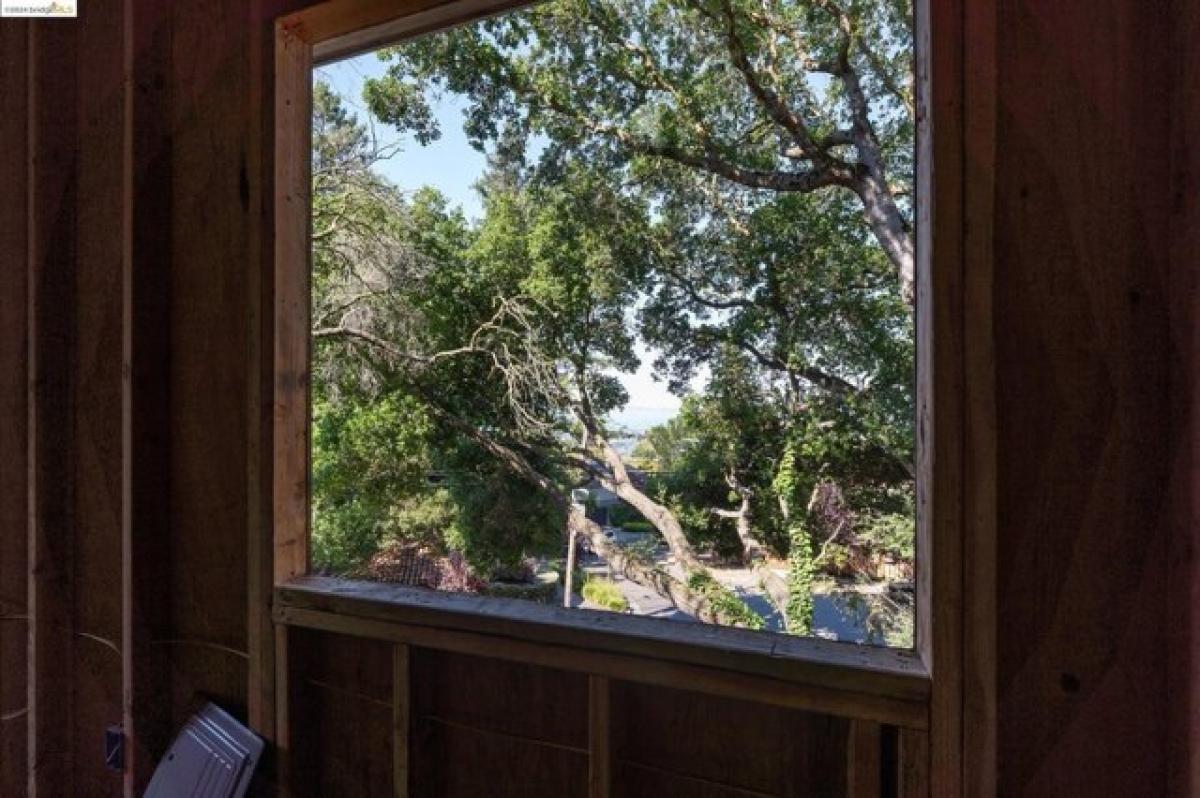 Picture of Home For Sale in Berkeley, California, United States