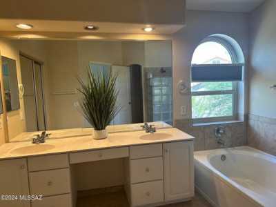 Home For Sale in Oro Valley, Arizona