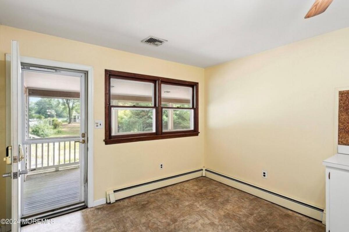 Picture of Home For Sale in Brick, New Jersey, United States