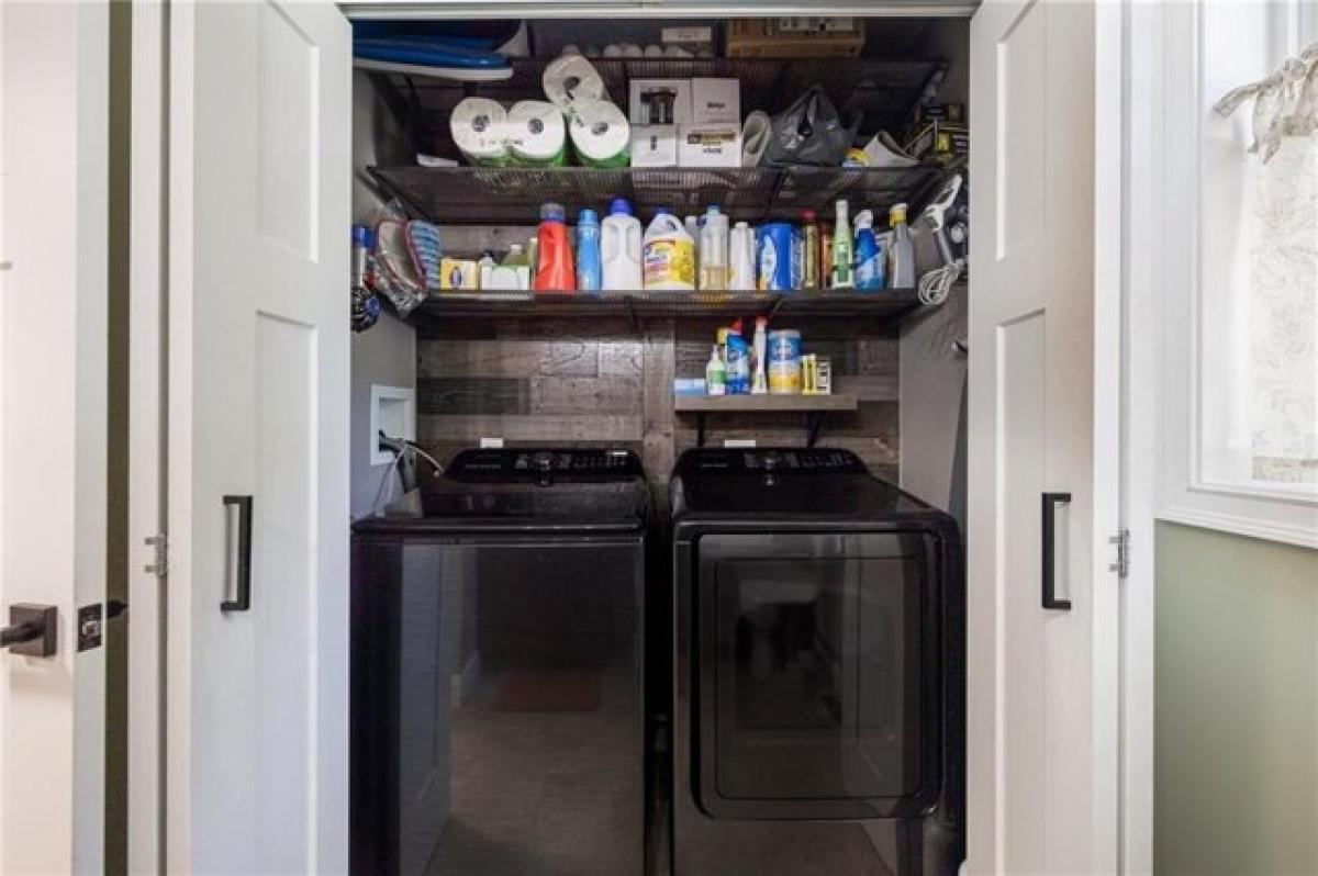 Picture of Home For Sale in Coventry, Rhode Island, United States