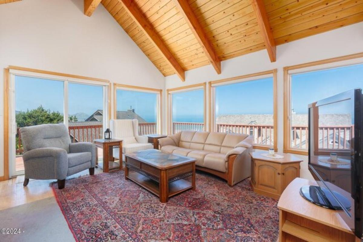 Picture of Home For Sale in Newport, Oregon, United States