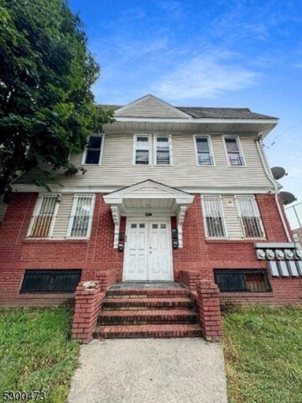 Picture of Home For Sale in Irvington, New Jersey, United States