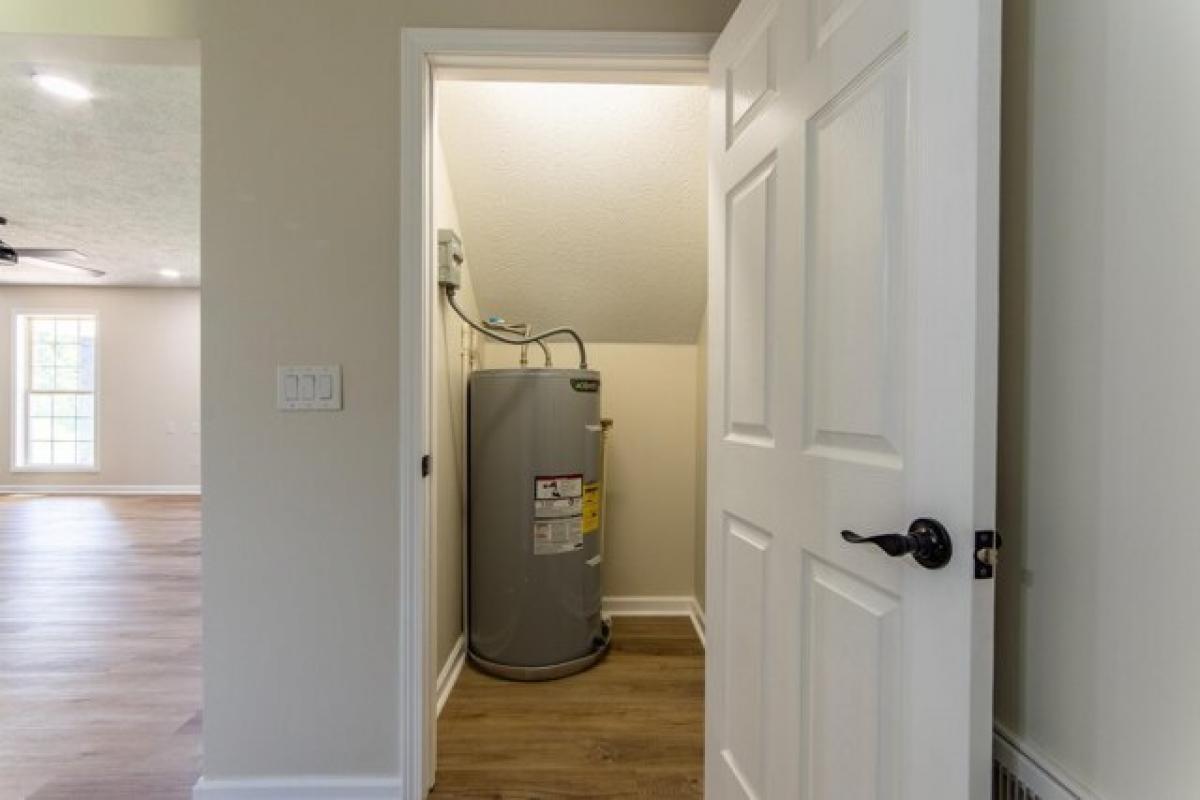 Picture of Home For Sale in Savannah, Tennessee, United States