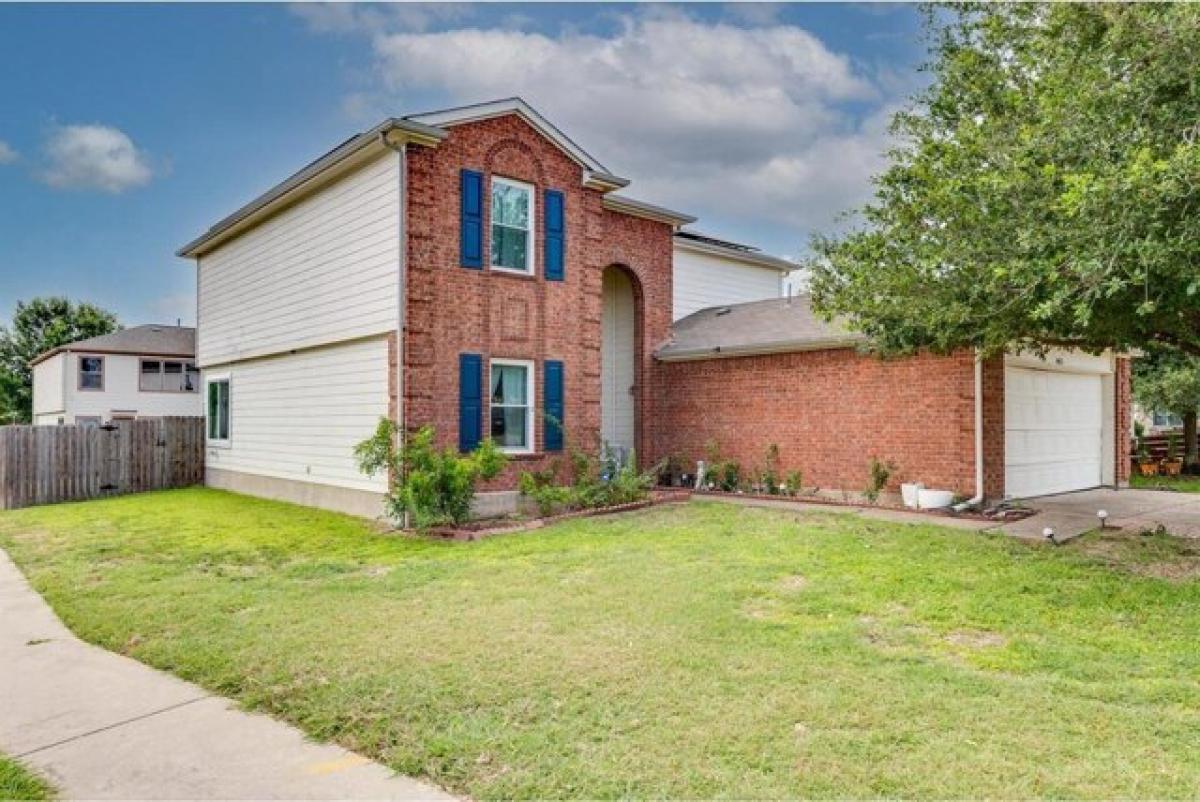 Picture of Home For Sale in Elgin, Texas, United States