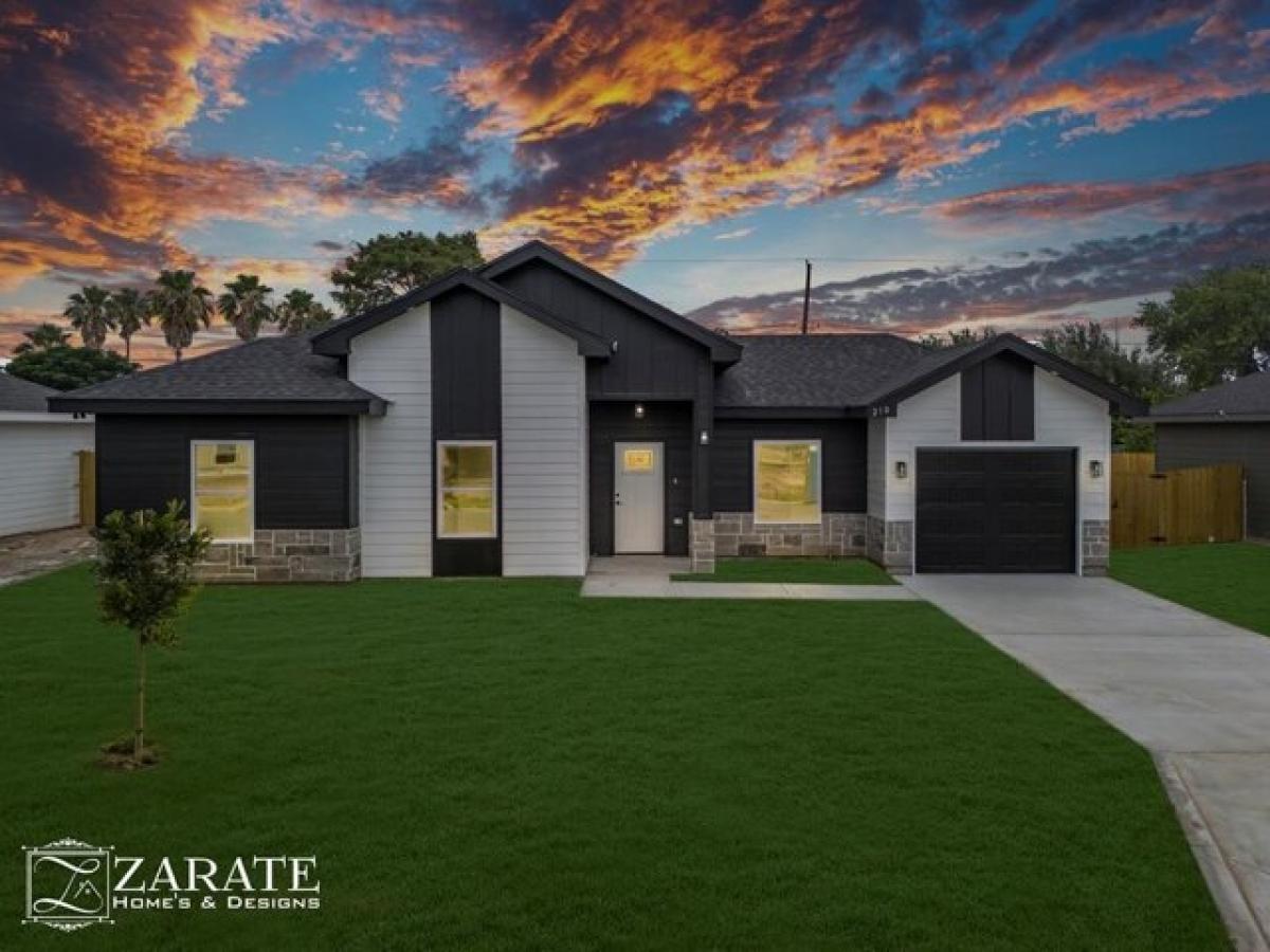 Picture of Home For Sale in La Feria, Texas, United States