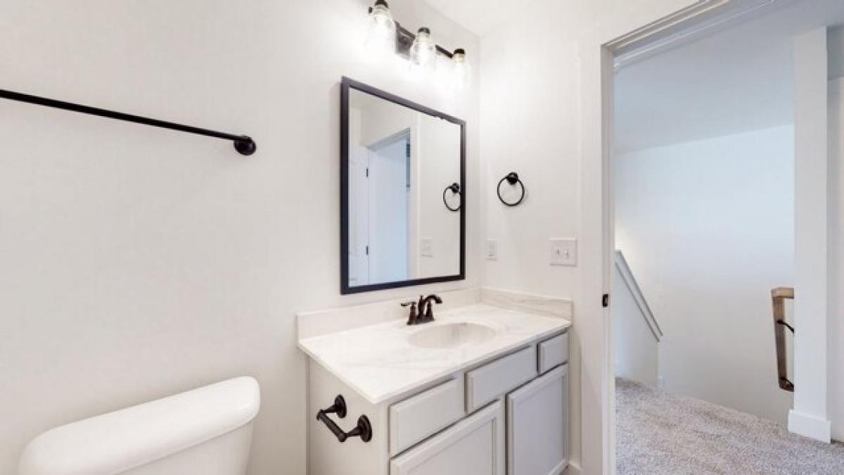 Picture of Home For Sale in La Vergne, Tennessee, United States