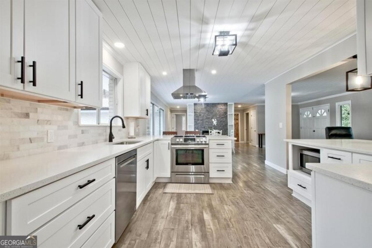 Picture of Home For Sale in Newnan, Georgia, United States