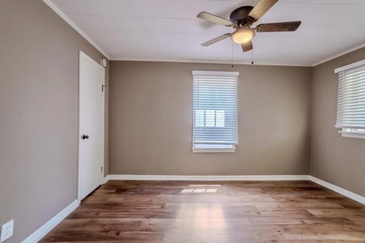 Picture of Home For Sale in Florence, Alabama, United States