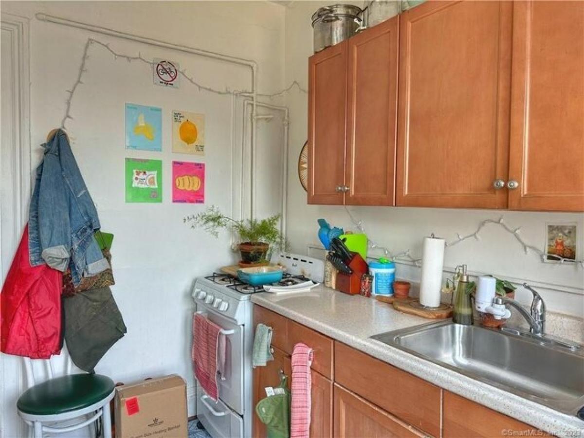 Picture of Home For Sale in Norwalk, Connecticut, United States